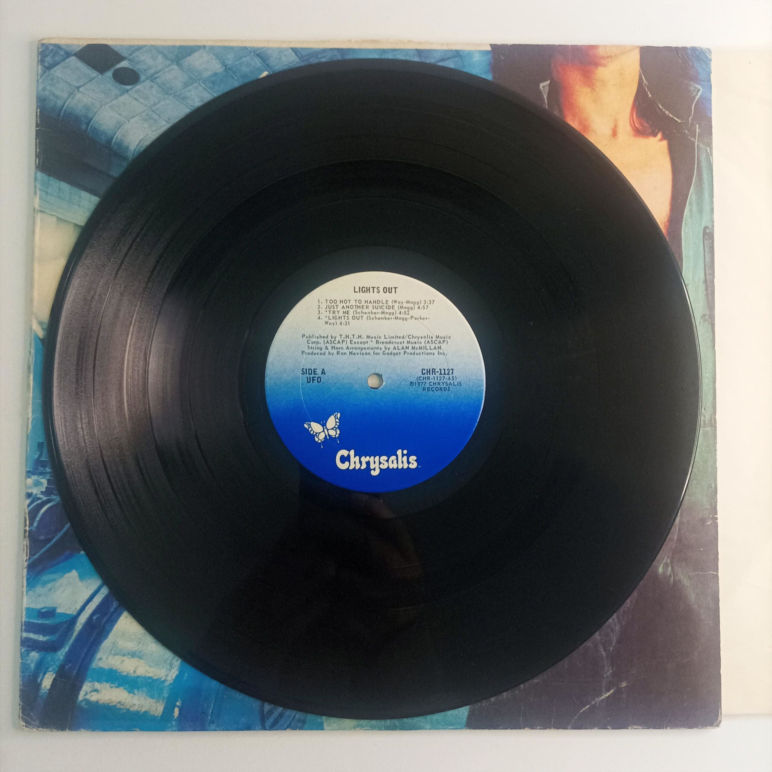 LP UFO – Lights Out - Imagem 4