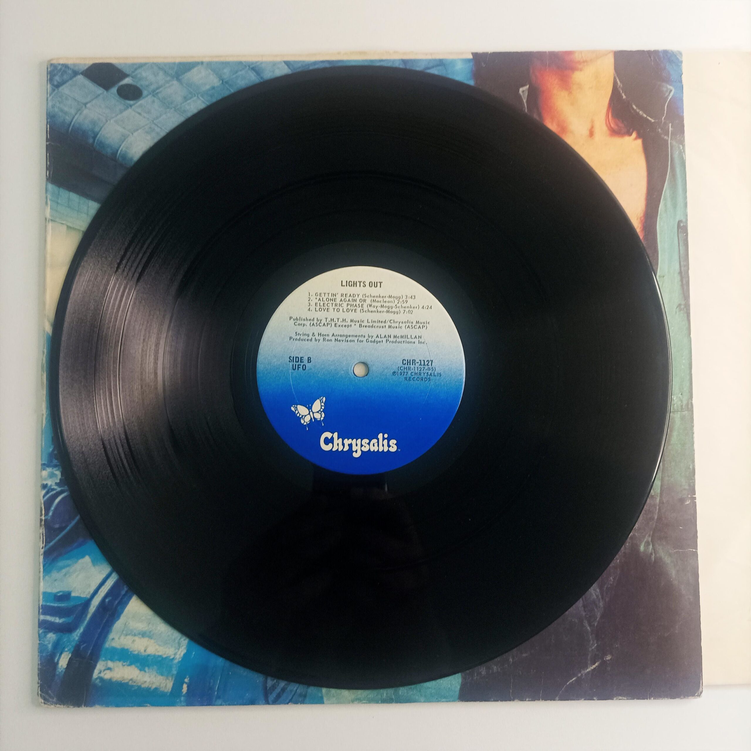 LP UFO – Lights Out - Imagem 5